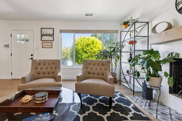 Pacifica, CA 94044,1304 Alicante DR