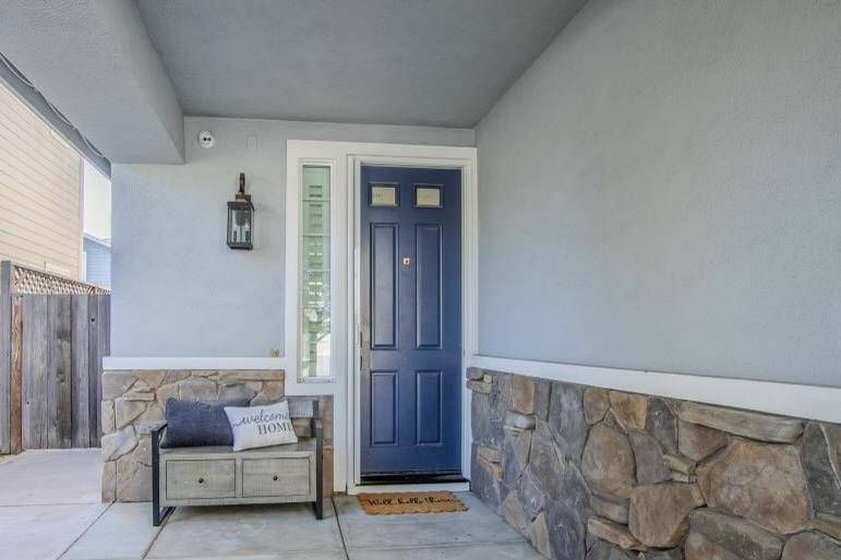 Morgan Hill, CA 95037,555 Calle Buena Vista