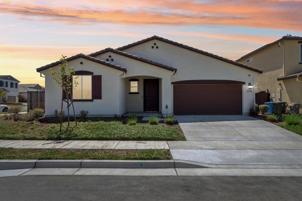 2350 Hibiscus DR, Hollister, CA 95023
