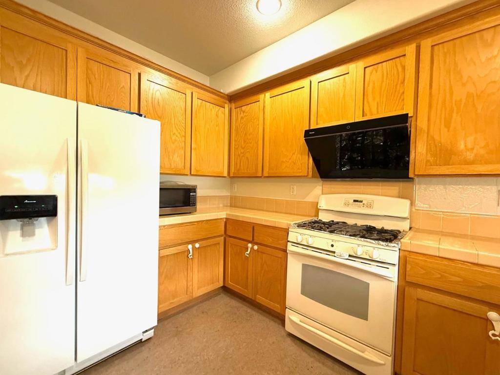 Gilroy, CA 95020,188 Caroline LN