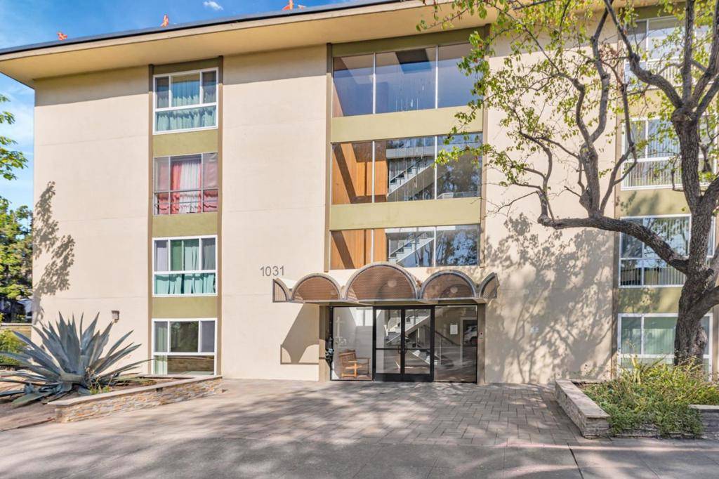 Mountain View, CA 94040,1031 Crestview DR #316