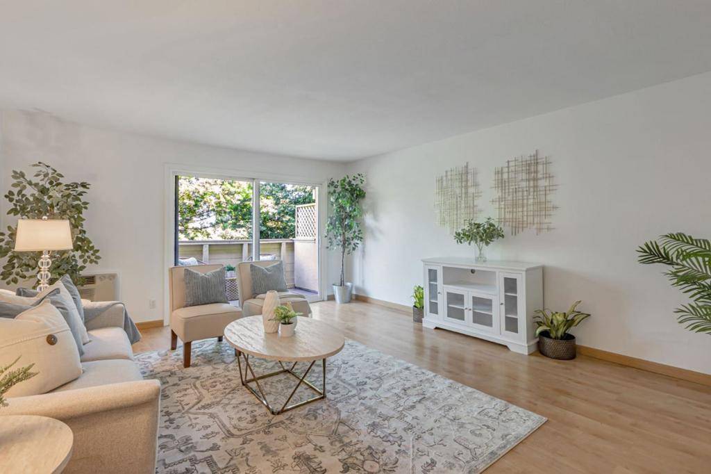 Mountain View, CA 94040,1031 Crestview DR #316