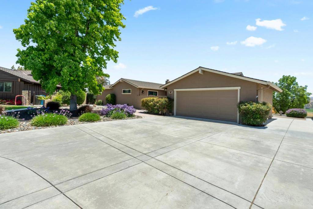 Hollister, CA 95023,38 Barbras CT
