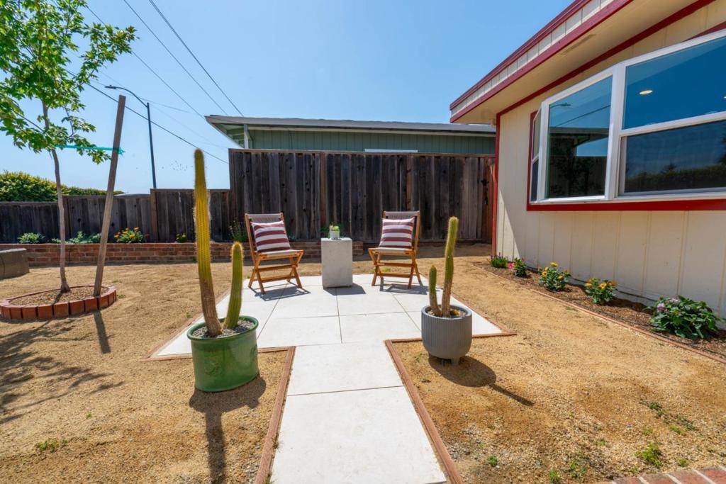 Santa Cruz, CA 95065,81 Rooney ST