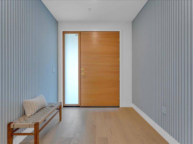 Palo Alto, CA 94303,883 Rorke WAY
