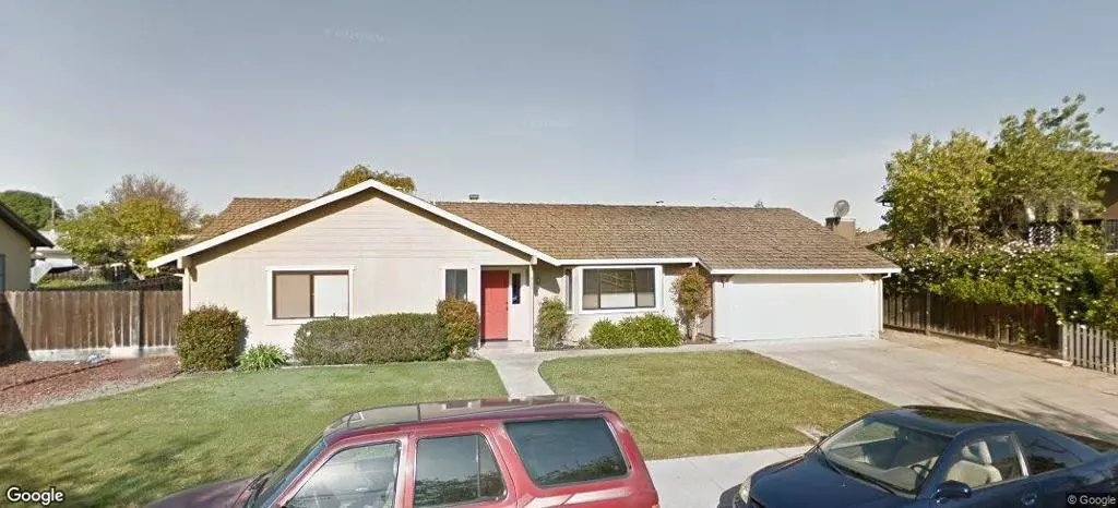 930 Powell St ST, Hollister, CA 95023