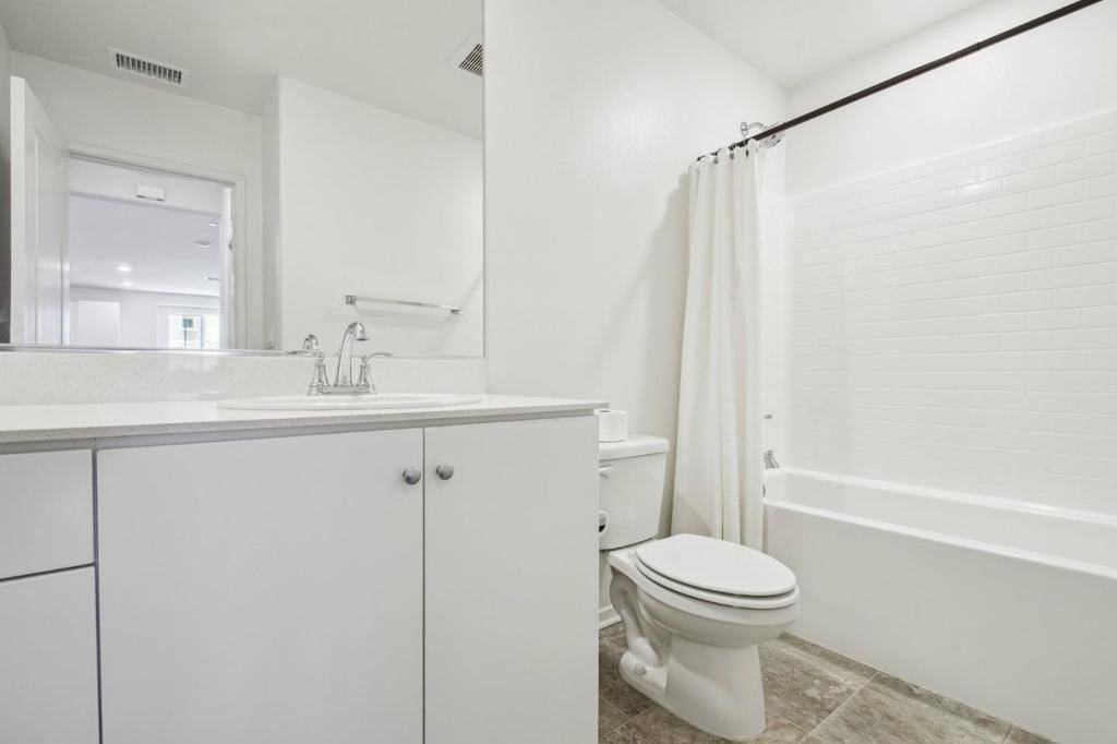 Fontana, CA 92336,5584 Kate WAY #7