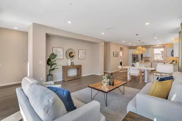 298 Agustin Narvaez ST #6, San Jose, CA 95136