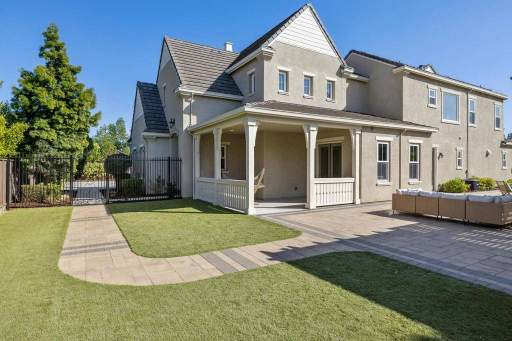 19011 Clayton AVE, Morgan Hill, CA 95037