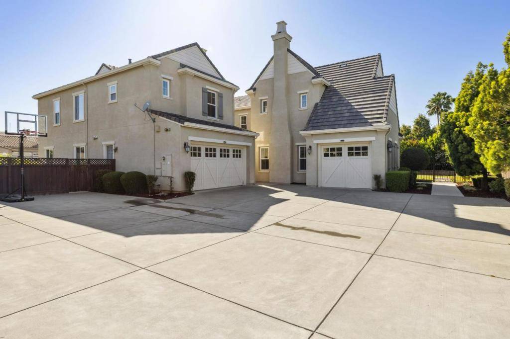 19011 Clayton AVE, Morgan Hill, CA 95037
