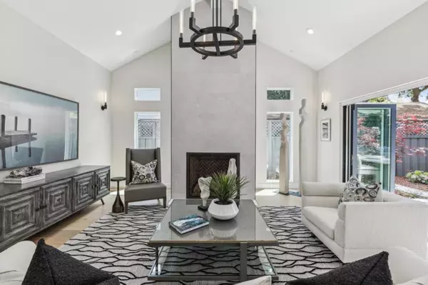 Palo Alto, CA 94301,1218 Middlefield RD