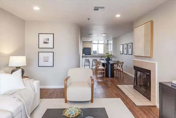 Palo Alto, CA 94306,2409 Park BLVD #C206