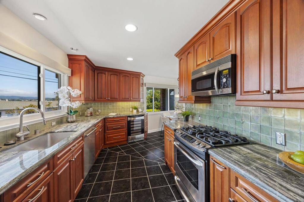 Belmont, CA 94002,224 Lyndhurst AVE