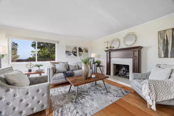 Belmont, CA 94002,224 Lyndhurst AVE
