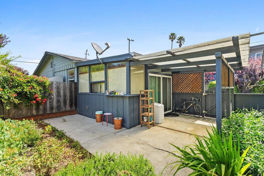 Santa Cruz, CA 95062,1450 Merrill ST