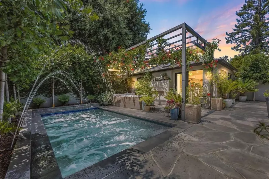 543 8th AVE, Menlo Park, CA 94025