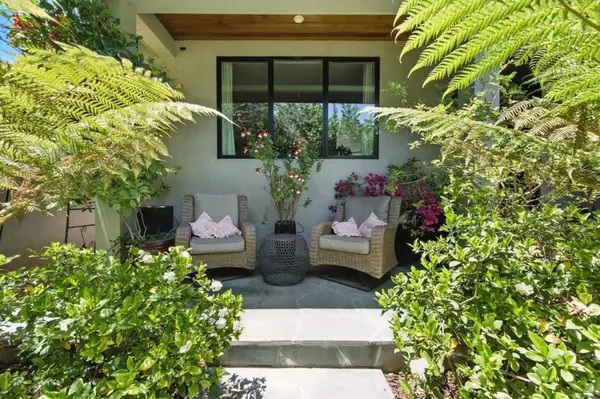 Menlo Park, CA 94025,543 8th AVE