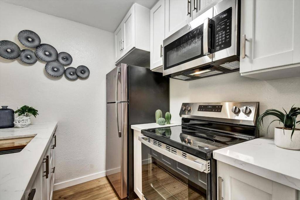 Daly City, CA 94015,397 Imperial WAY #106