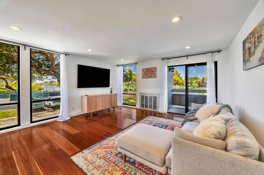 1111 Compass LN #106, Foster City, CA 94404