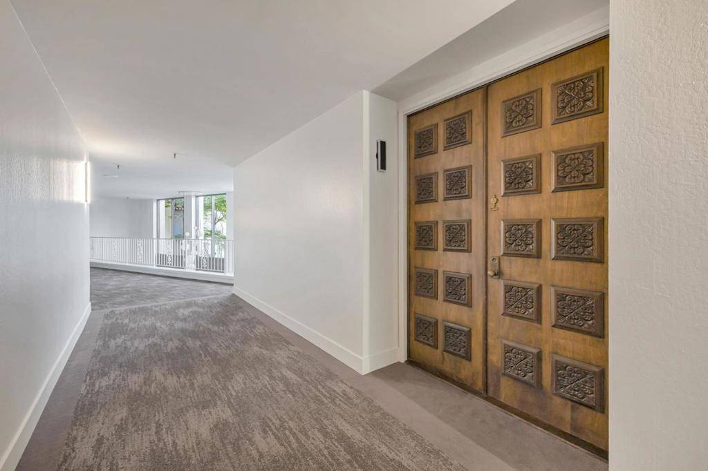 Burlingame, CA 94010,1515 Floribunda AVE #205