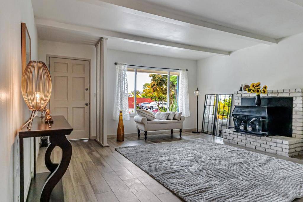 Santa Cruz, CA 95062,2259 Chanticleer AVE