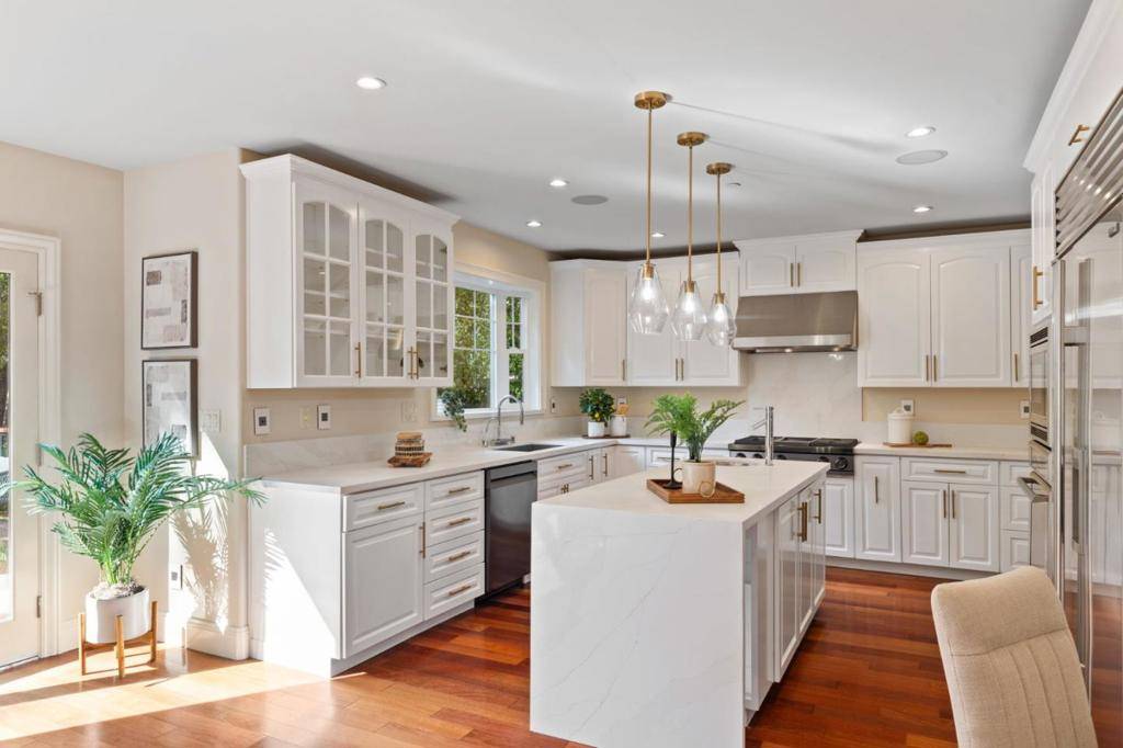2124 Oakley AVE, Menlo Park, CA 94025