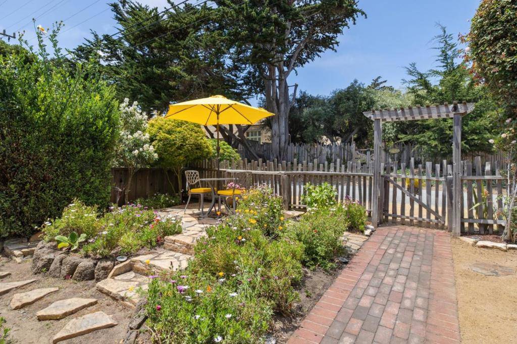 Carmel, CA 93923,26231 Isabella AVE