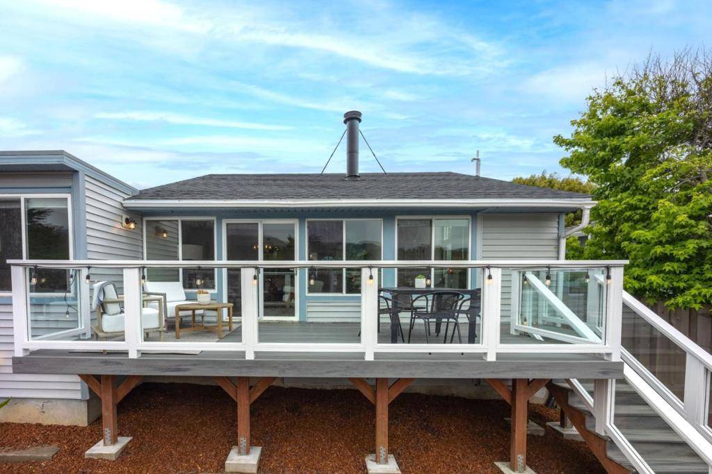 Montara, CA 94037,475 4th ST