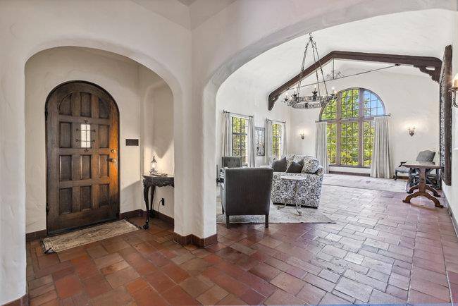 Burlingame, CA 94010,2307 Easton DR