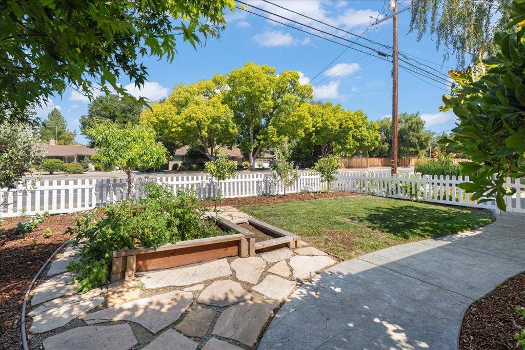 Campbell, CA 95008,197 S Leigh AVE