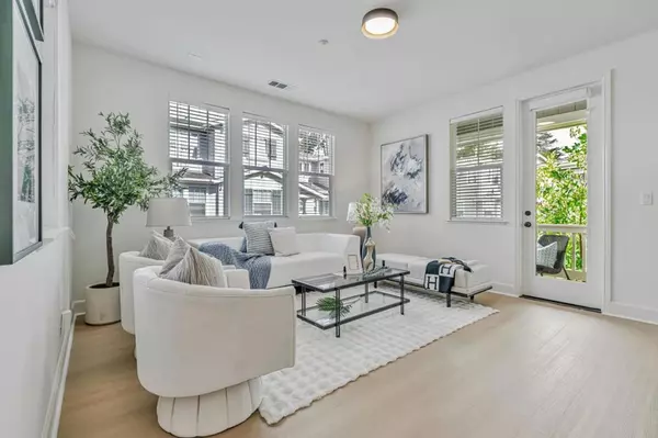 Belmont, CA 94002,100 Live Oak WAY #104