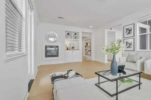 Belmont, CA 94002,100 Live Oak WAY #104