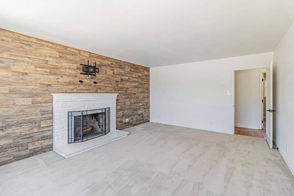 Half Moon Bay, CA 94019,624 Filbert ST