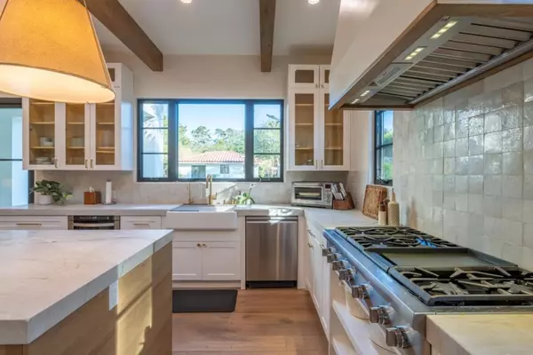 Pacific Grove, CA 93950,543 Asilomar BLVD