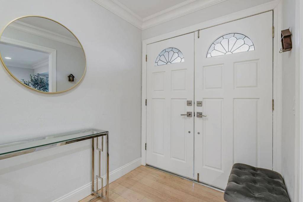 Sunnyvale, CA 94086,1005 Lupine DR