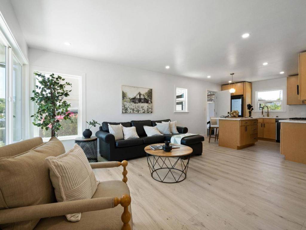 Santa Cruz, CA 95060,920 Delaware AVE