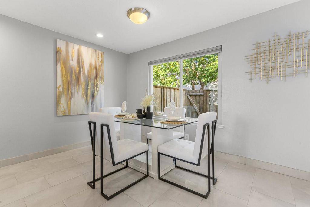 Los Gatos, CA 95032,230 Elm Wood CT