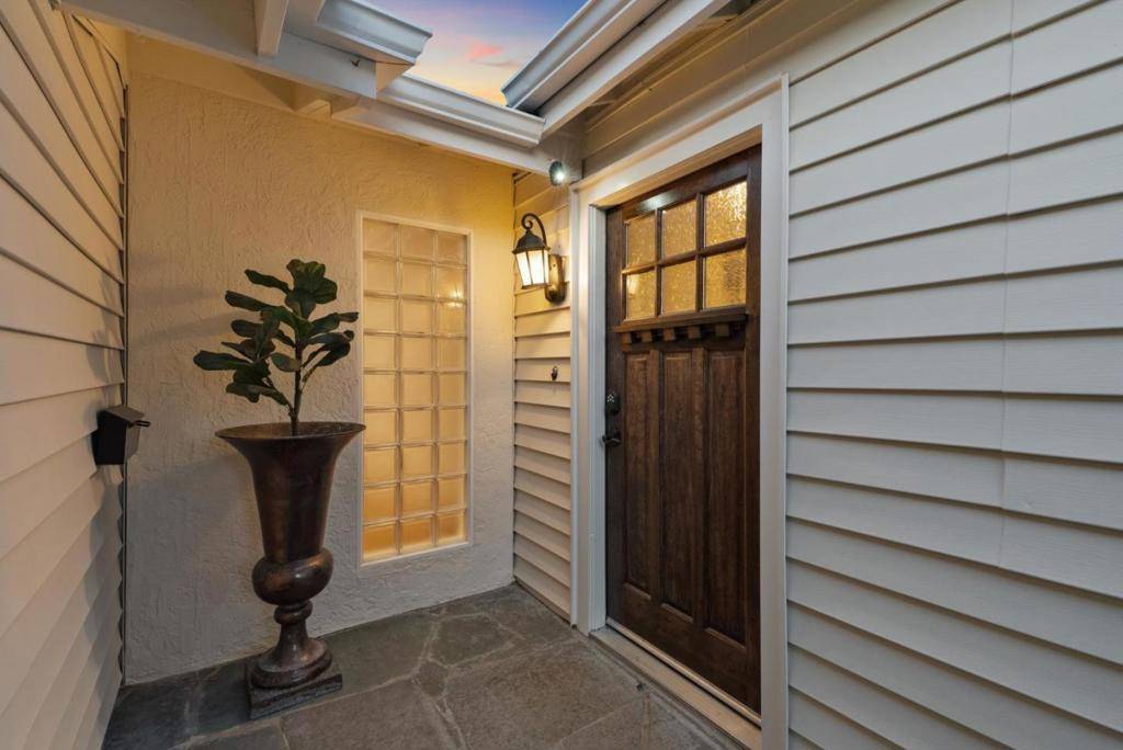 Los Gatos, CA 95032,218 Jo DR