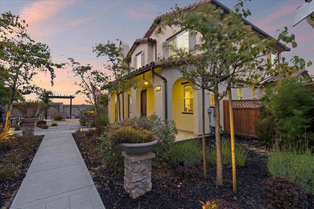 18623 McClellan CIR, CA 93933
