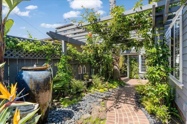 Capitola, CA 95010,410 Monterey AVE