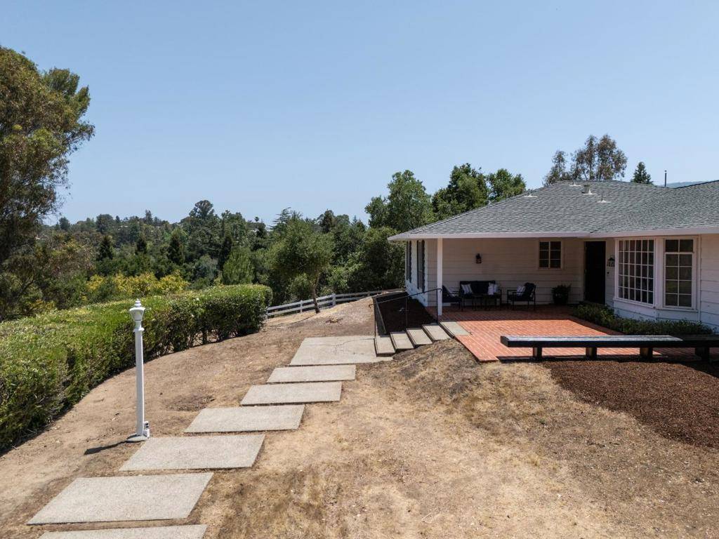 Los Altos Hills, CA 94022,26666 Laurel LN
