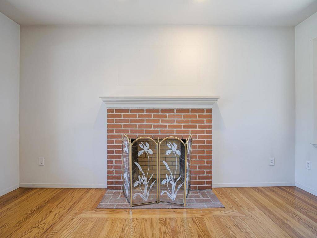 Redwood City, CA 94061,739 Quartz ST
