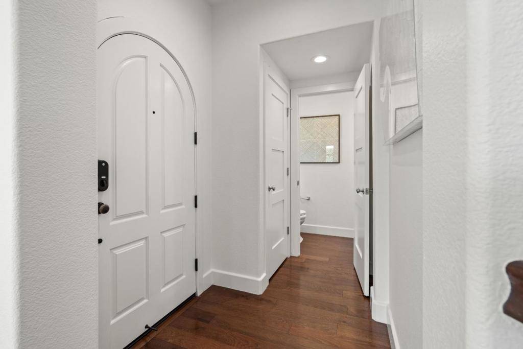 San Jose, CA 95126,1298 Dahlia LOOP