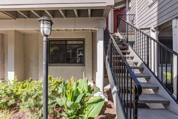 San Jose, CA 95129,6886 Chantel CT