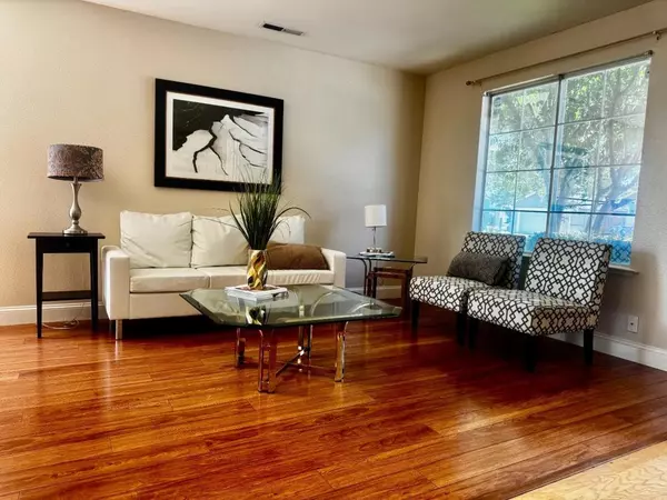 Hollister, CA 95023,930 Talbot DR