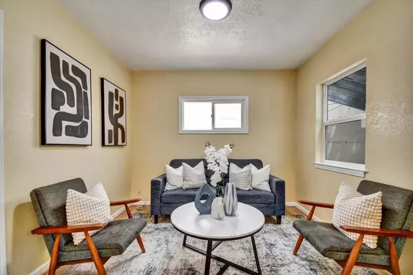 San Francisco, CA 94112,324 Holloway AVE