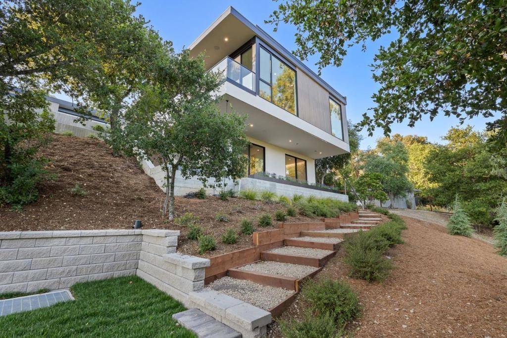 Los Altos Hills, CA 94022,25251 La Rena LN