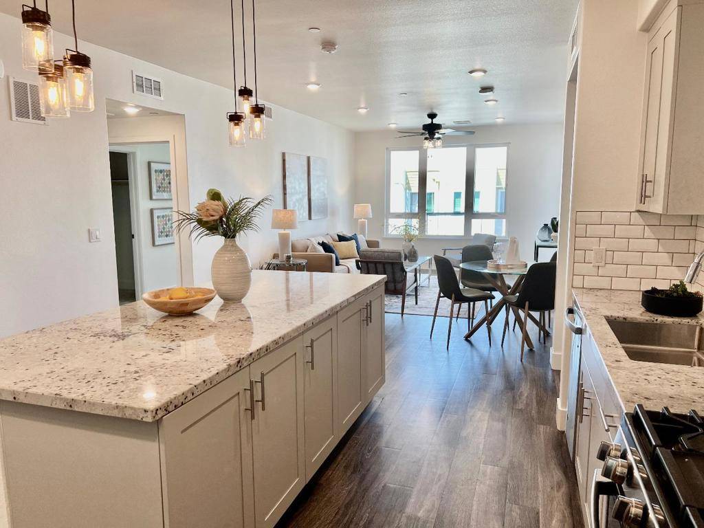 San Jose, CA 95123,5925 Charlotte DR #324