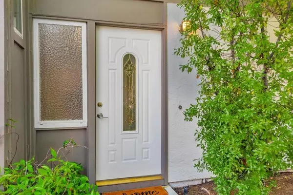 Foster City, CA 94404,856 Erickson LN