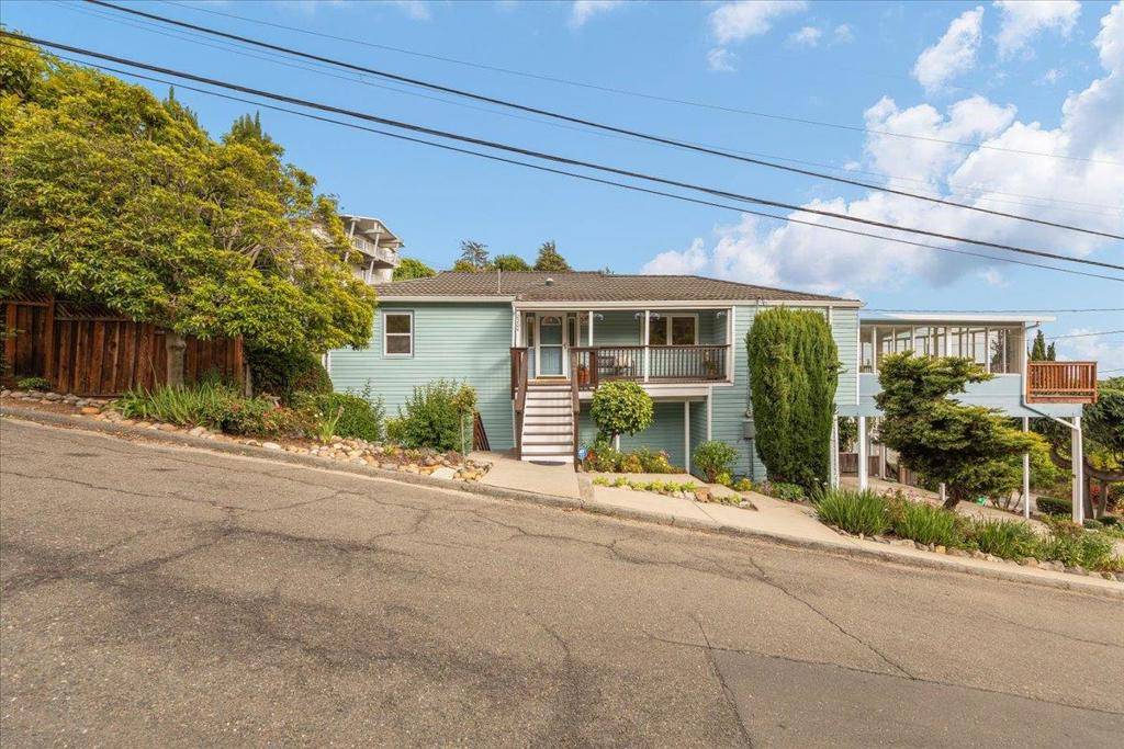 Castro Valley, CA 94546,2204 170th AVE